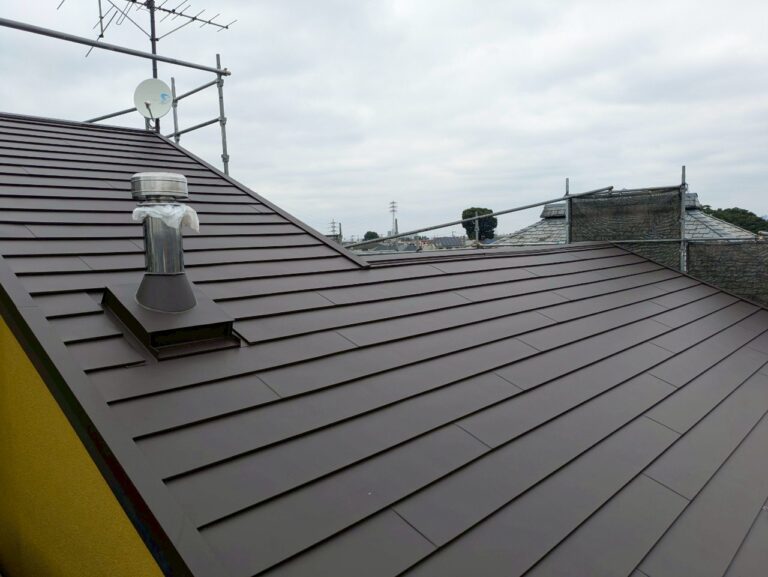 埼玉県春日部市　屋根カバー+煙突加工板金